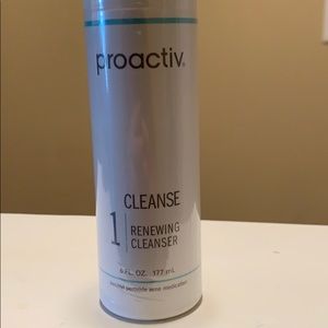 Proactiv renewing cleanser